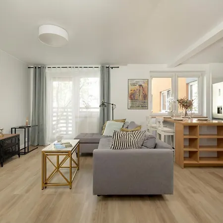 Jasny Z 2 Balkonami Partynice By Renters Wrocław