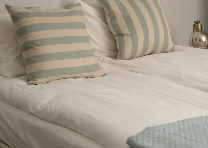 Jasny Z 2 Balkonami Partynice By Renters *