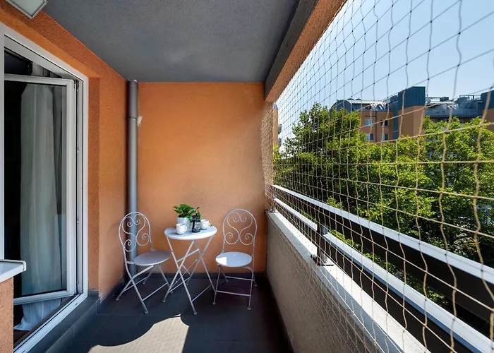 Apartamento Jasny Z 2 Balkonami Partynice By Renters