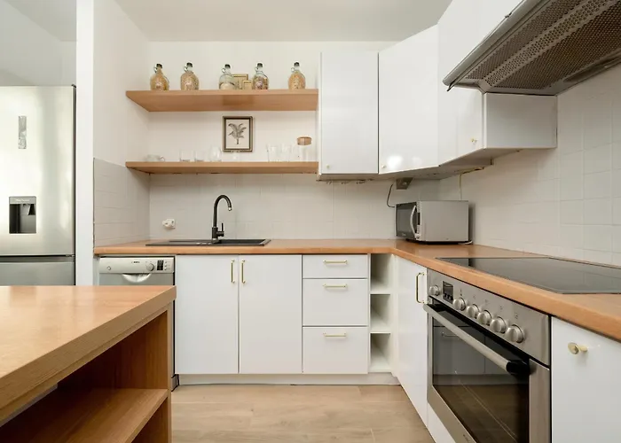 Jasny Z 2 Balkonami Partynice By Renters Apartamento *