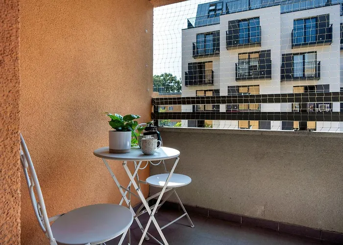 Apartamento Jasny Z 2 Balkonami Partynice By Renters *