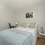 Apartamento Jasny Z 2 Balkonami Partynice By Renters