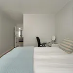 Jasny Z 2 Balkonami Partynice By Renters Apartamento