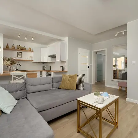 Jasny Z 2 Balkonami Partynice By Renters Апартаменти *