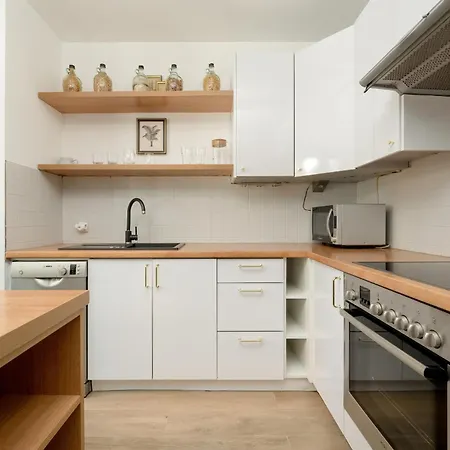 Jasny Z 2 Balkonami Partynice By Renters Апартаменти *